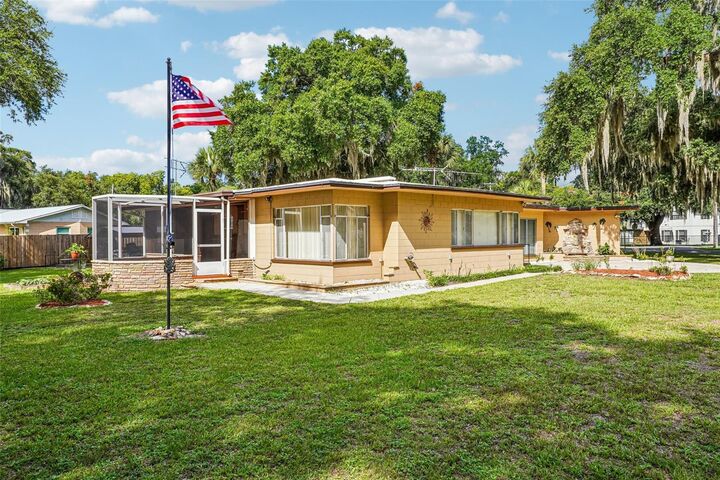 Property Photo: 2936 Lake Joanna Drive FL 32726