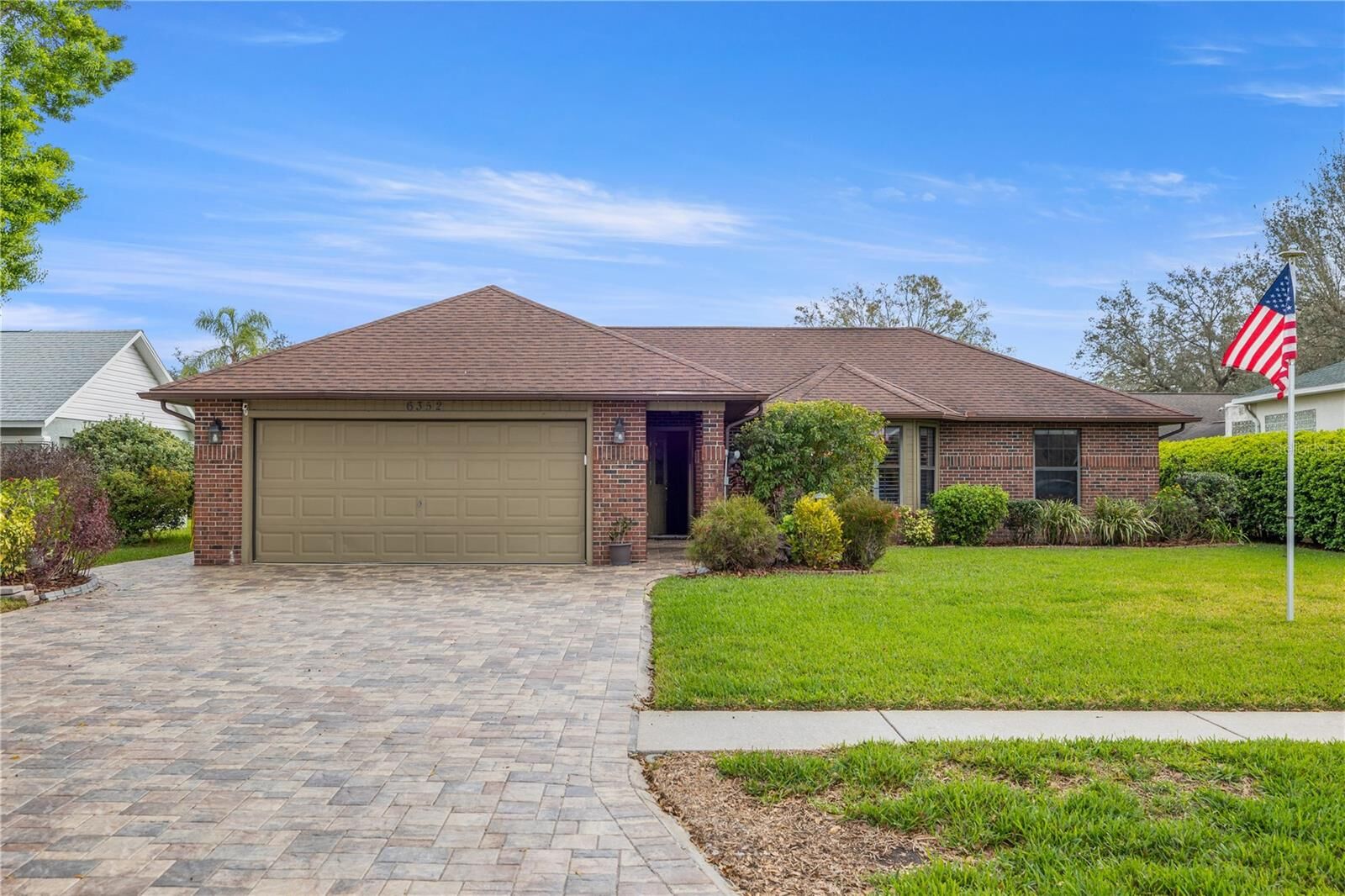 Property Photo: 6352 Huntington Drive FL 33542