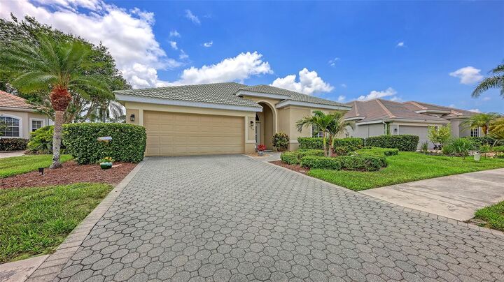 Property Photo:  730 Fordingbridge Way  FL 34229 