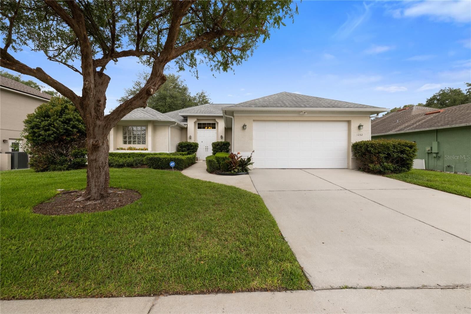 Property Photo: 1232 Valley Creek Run FL 32792