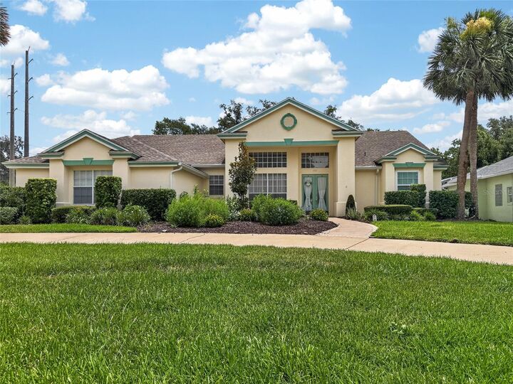 Property Photo: 1131 Arbor Glen Circle FL 32708