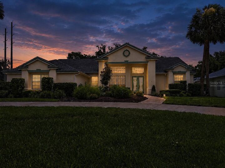 Property Photo:  1131 Arbor Glen Circle  FL 32708 