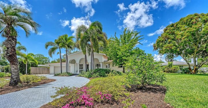 Property Photo:  2465 Foster Lane  FL 34239 