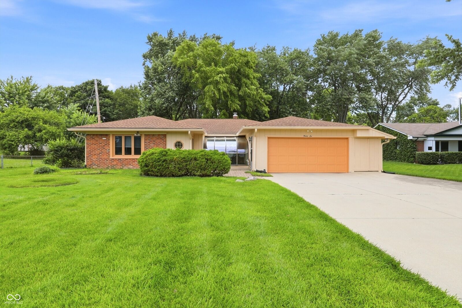 Property Photo:  26 W Hill Valley Drive  IN 46217 