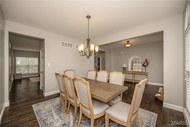 Property Photo: 18 Kings Crossing Court MO 63129