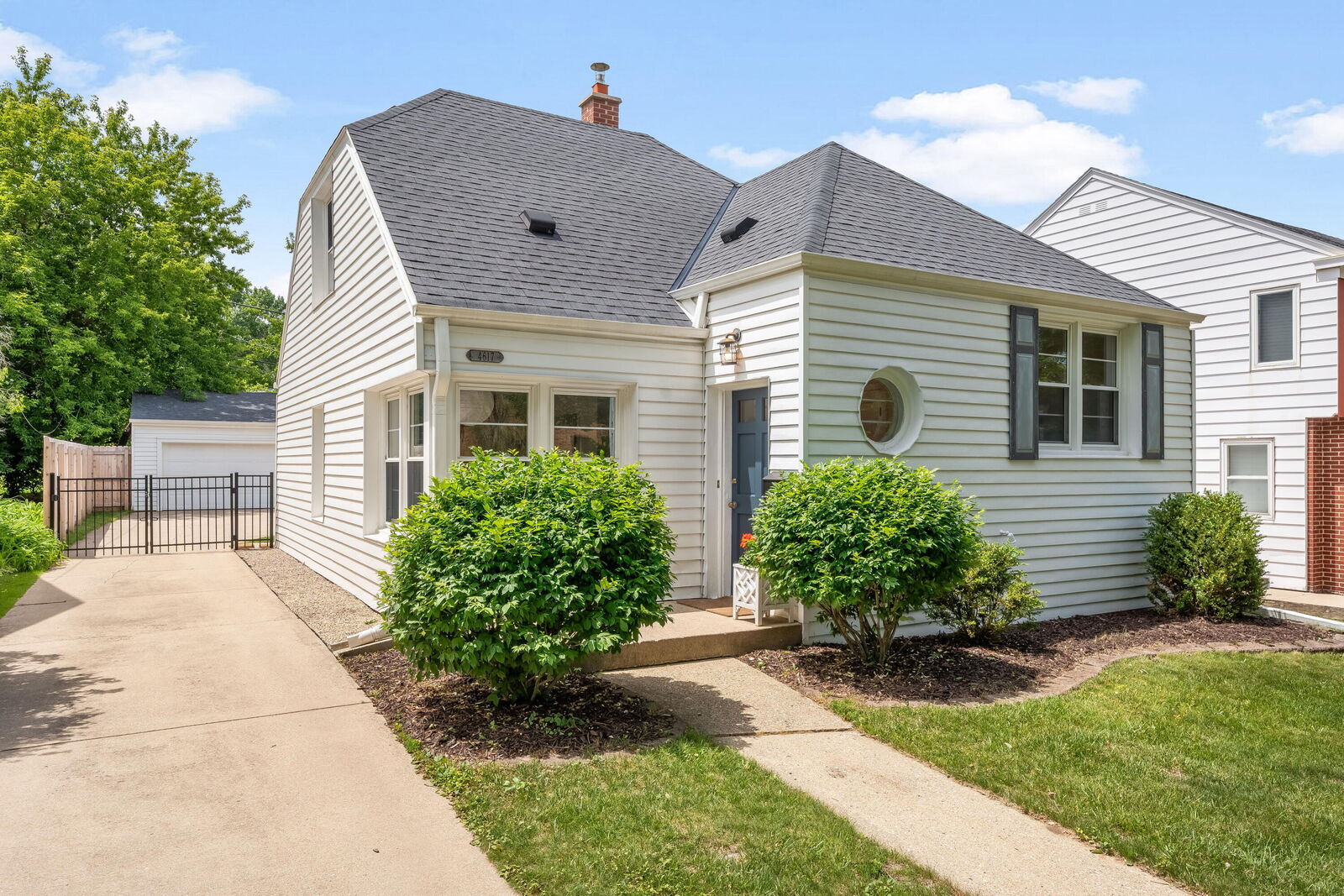 Property Photo: 4617 N Sheffield Ave WI 53211