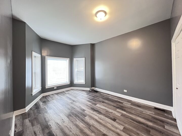 Property Photo: 7057 S Normal Boulevard 1N IL 60621