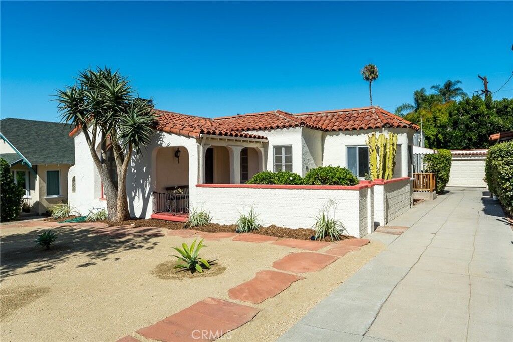 Property Photo:  1157 N Isabel  CA 91207 