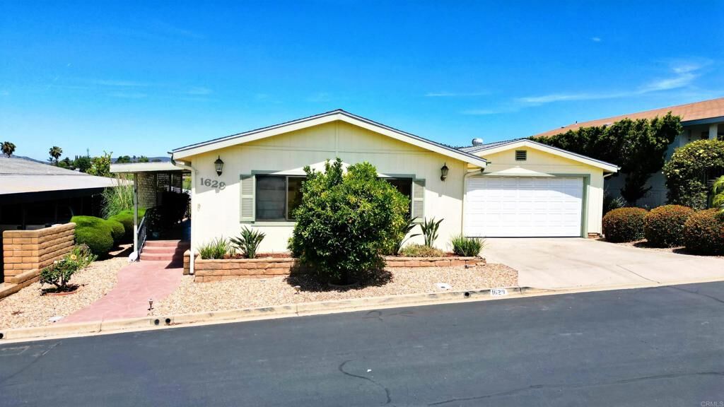 Property Photo: 1629 Desert Gln CA 92026