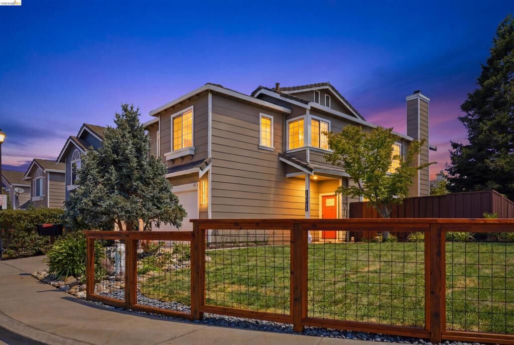 Property Photo:  18911 Sydney Cir  CA 94546 