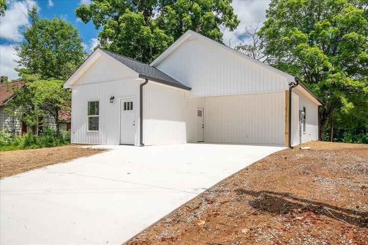 Property Photo:  318 1st Ave  TN 38464 