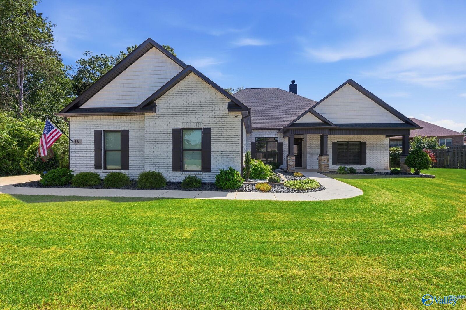 Property Photo:  161 Somerton Drive  AL 35811 