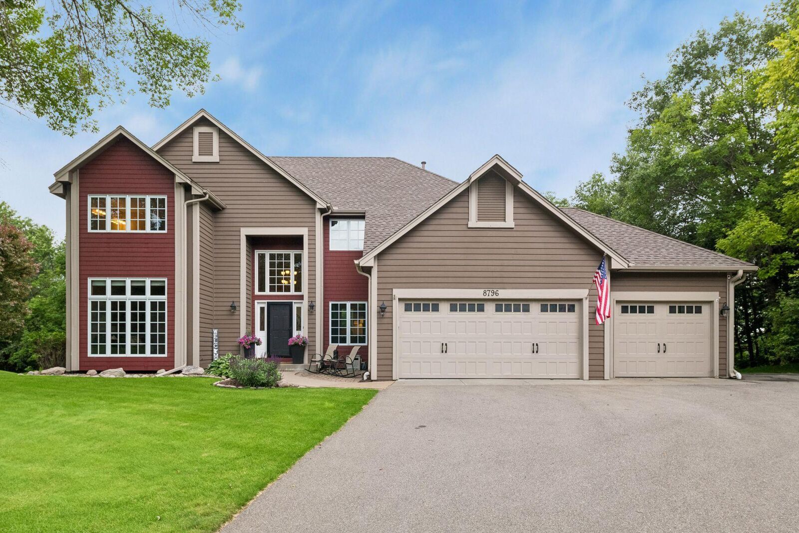 Property Photo: 8796 Horizon Ridge MN 55386