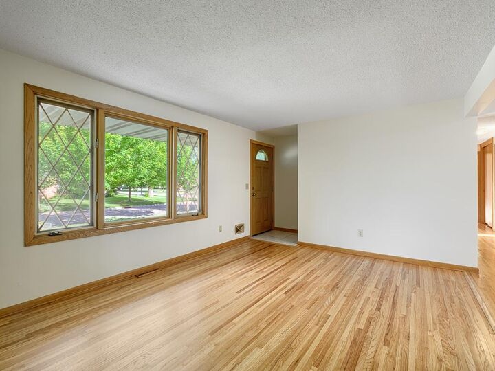 Property Photo:  1422 10th Avenue  MN 55303 