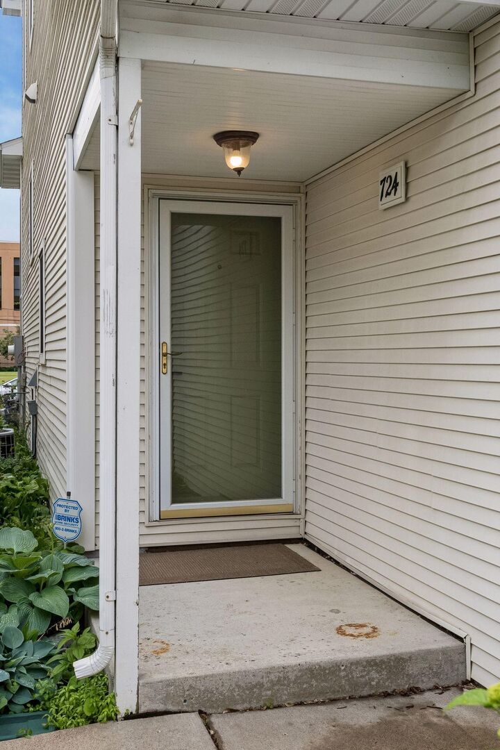 Property Photo: 724 E 25th Street MN 55404
