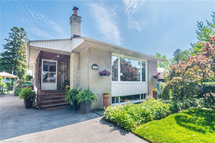 Property Photo: 1293 Daimler Road ON L5J 3T3