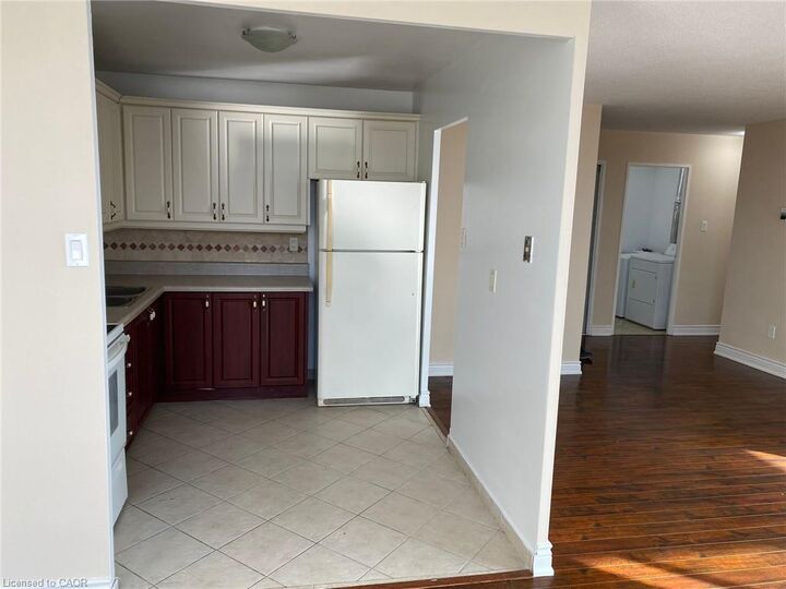 Property Photo: 2345 Confederation Parkway 1103 ON L5B 2H3