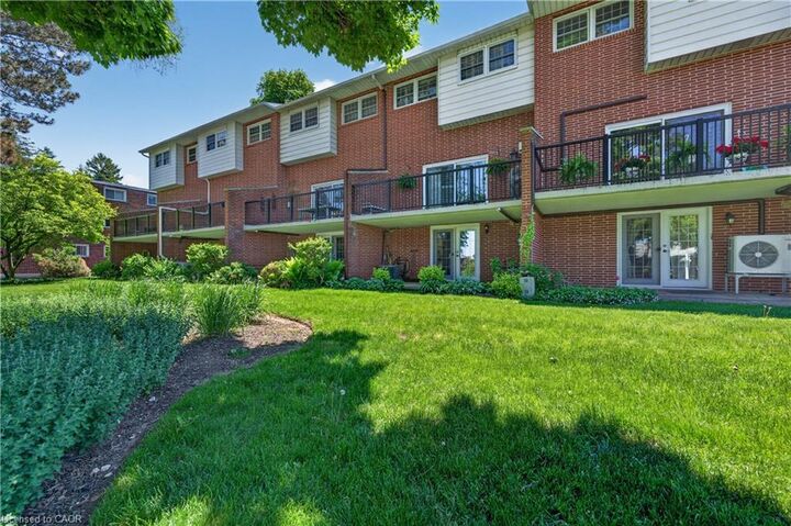 Property Photo:  91 Livingston Avenue 4  ON L3M 1L4 