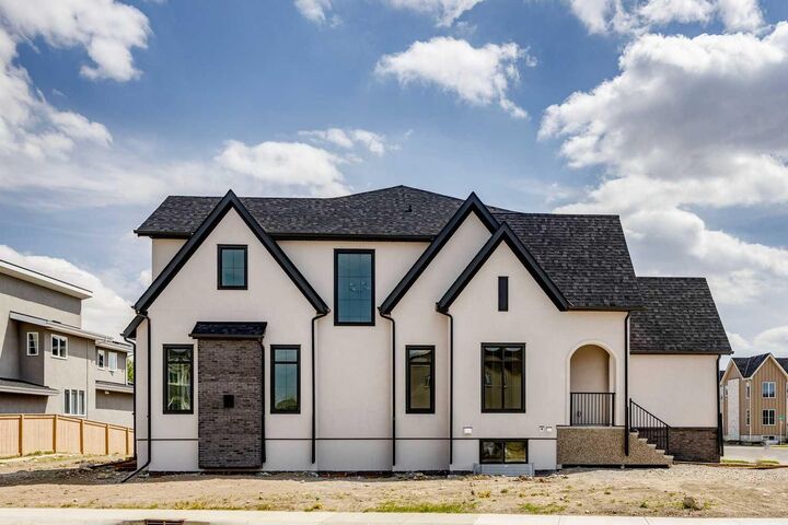 Property Photo:  2 Rock Lake View NW  AB T3G 0G1 