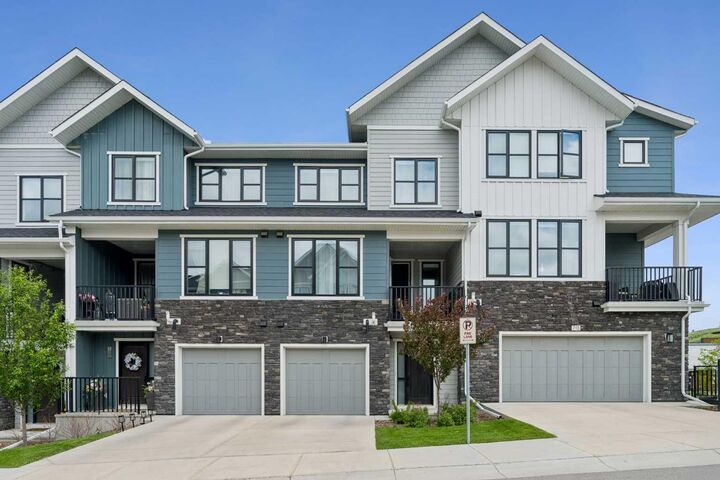 711 Crestridge Common SW — photo 1