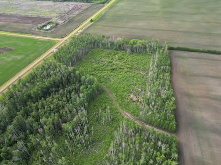 Property Photo: 11276 Twp Rd 1064 AB T0H 2H0
