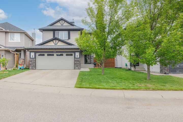 Property Photo:  42 Royal Birch Landing NW  AB T3G 5R3 