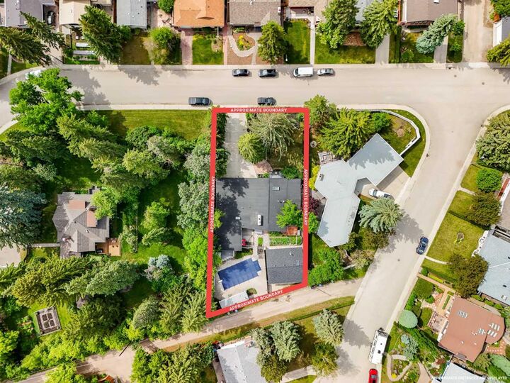 Property Photo: 1408 104 Avenue SW AB T2W 0A6