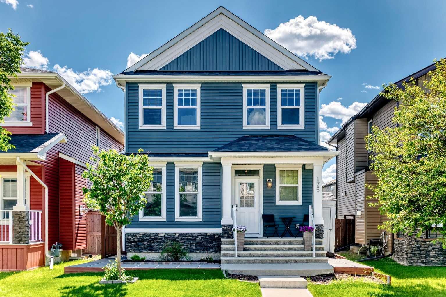 Property Photo:  176 Evanspark Gardens  AB T3P 0G7 