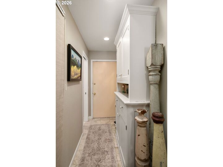 Property Photo: 541 N Hayden Bay Dr OR 97217