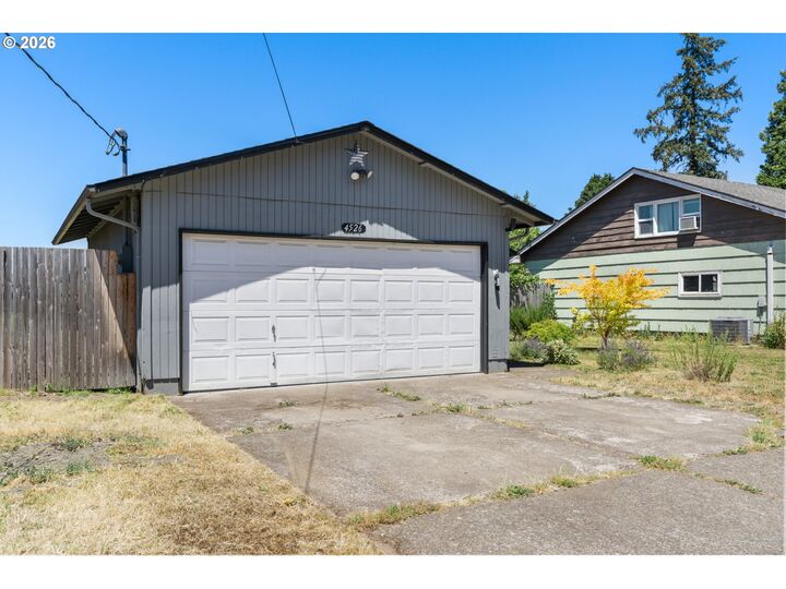 Property Photo:  4526 Daisy St  OR 97478 