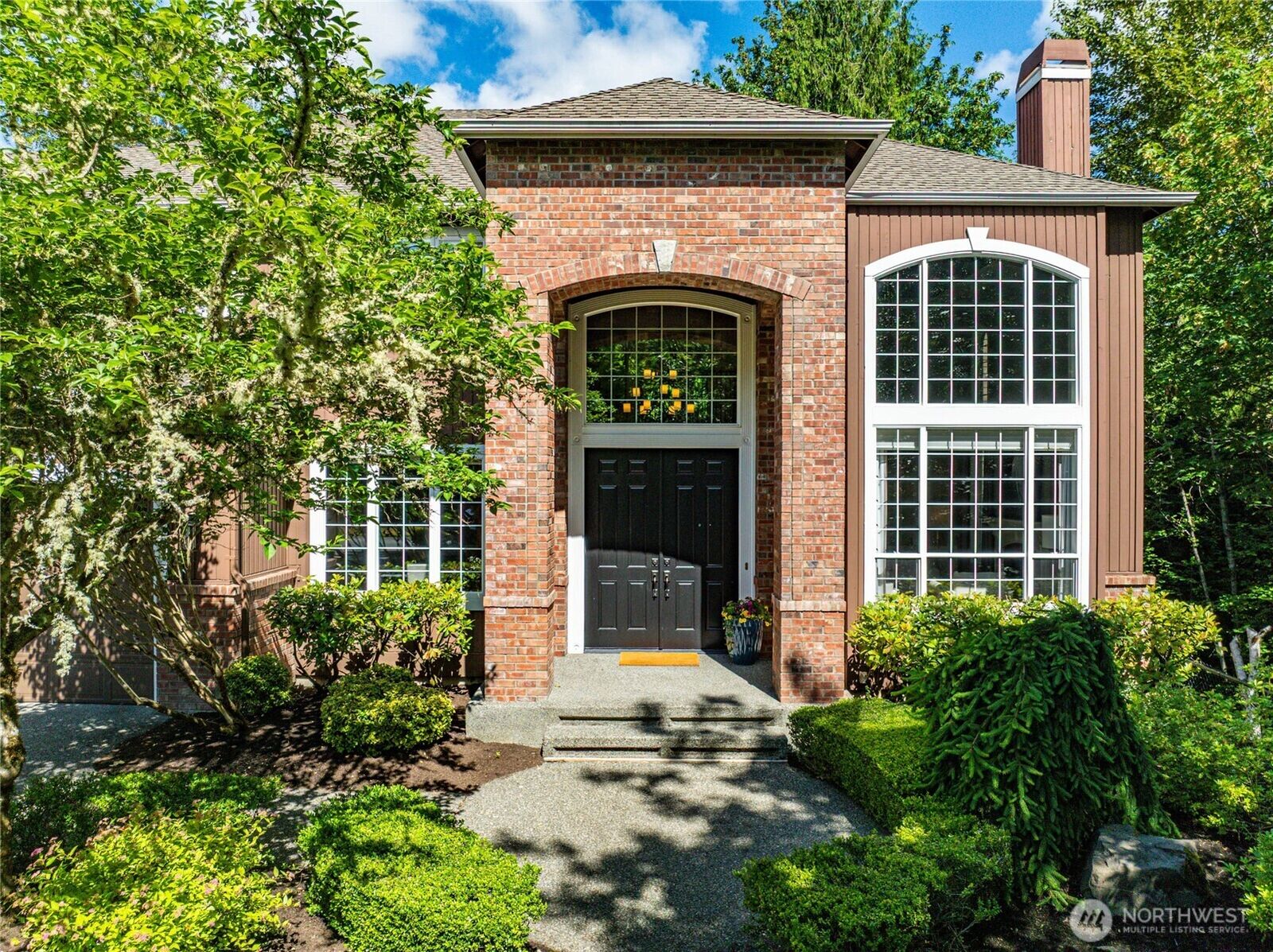 Property Photo: 25720 NE 4th Place WA 98074