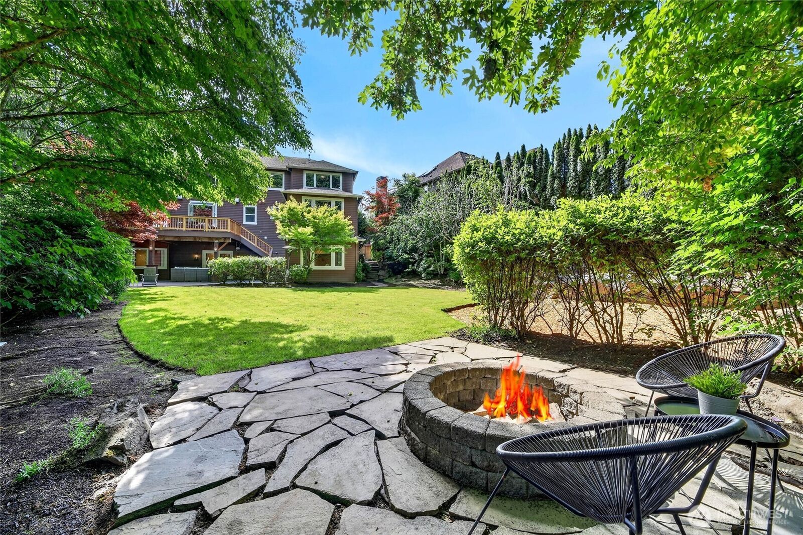 Property Photo:  25720 NE 4th Place  WA 98074 