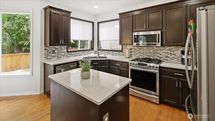 Property Photo:  923  183rd Place SE  WA 98012 