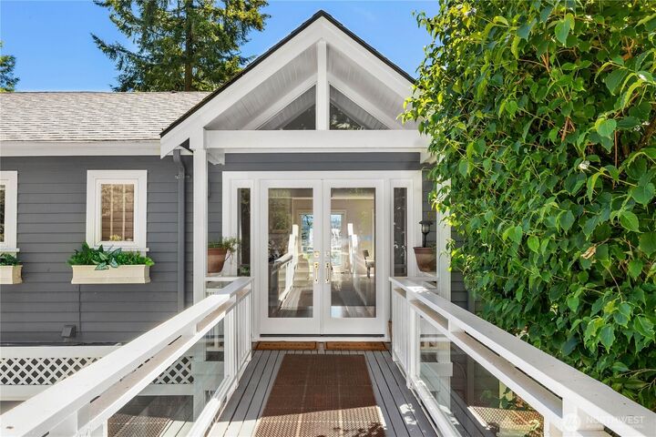 Property Photo: 9210 Parkwood Ridge Road WA 98040