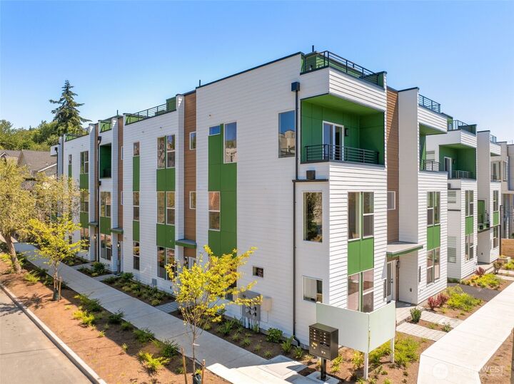 Property Photo:  2805 S Charles Street S  WA 98144 