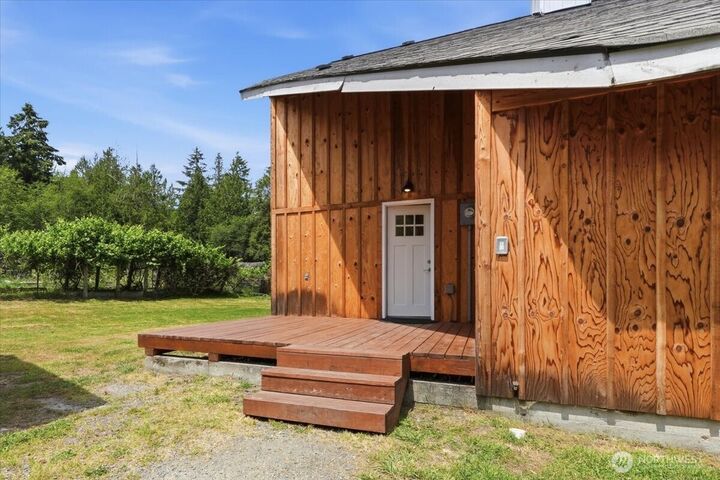 Property Photo:  2910  Wollochet Drive NW  WA 98335 