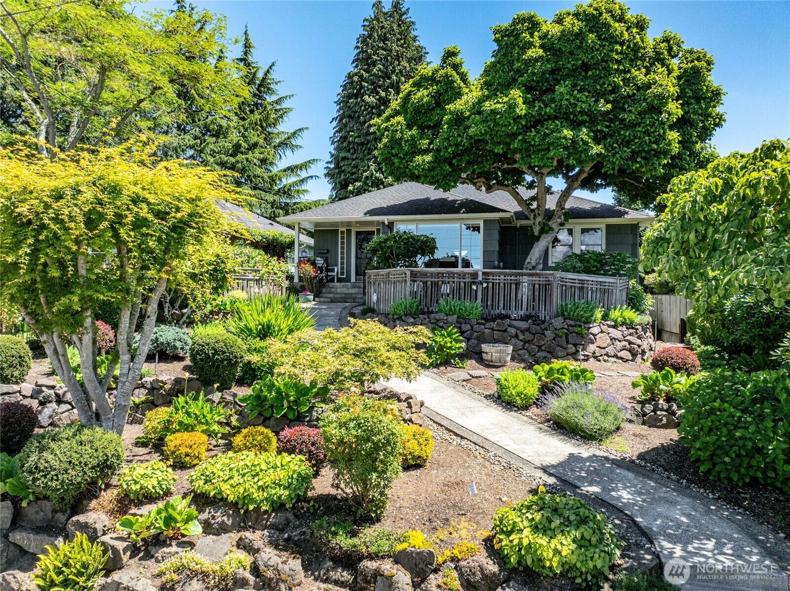 Property Photo: 6046 50th Avenue SW WA 98136