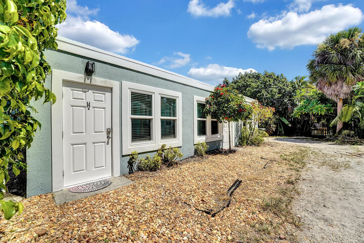 Property Photo:  14 South Lane A  FL 33435 