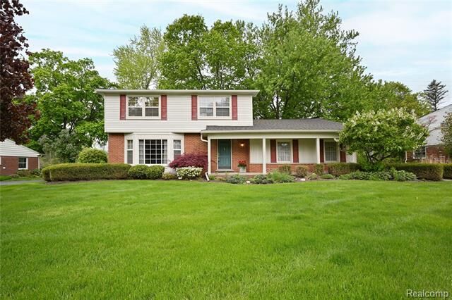 Property Photo:  2648 Kopson Court  MI 48304 