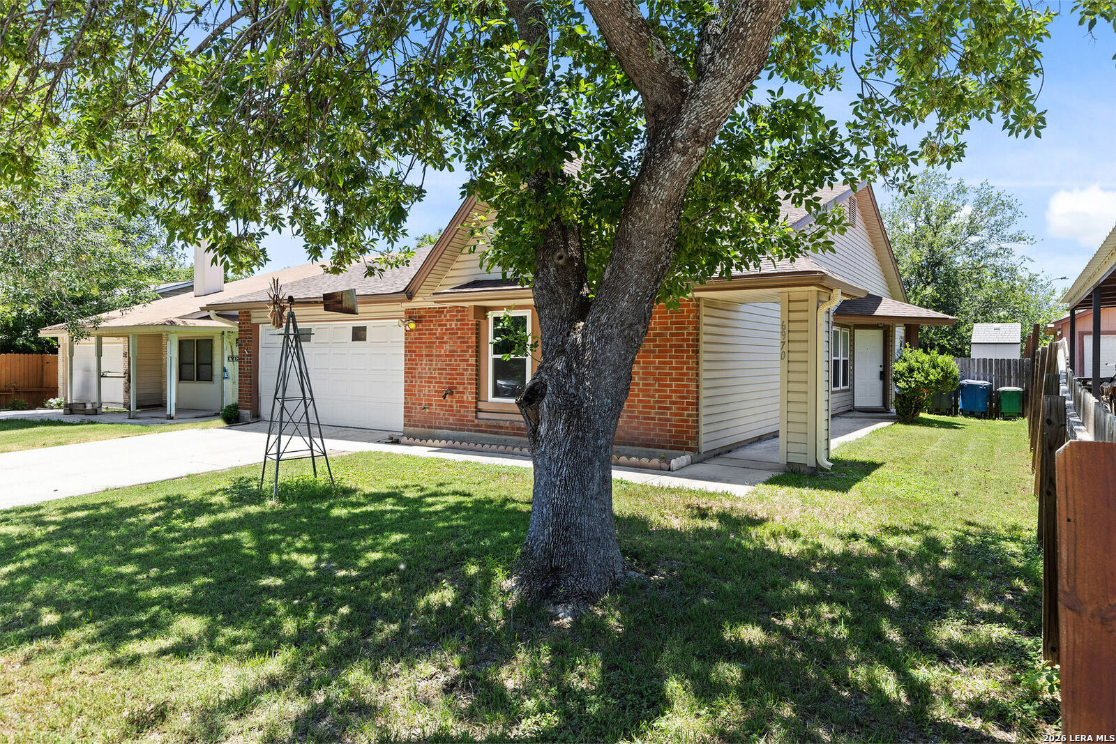 Property Photo: 6970 Country Dawn TX 78240