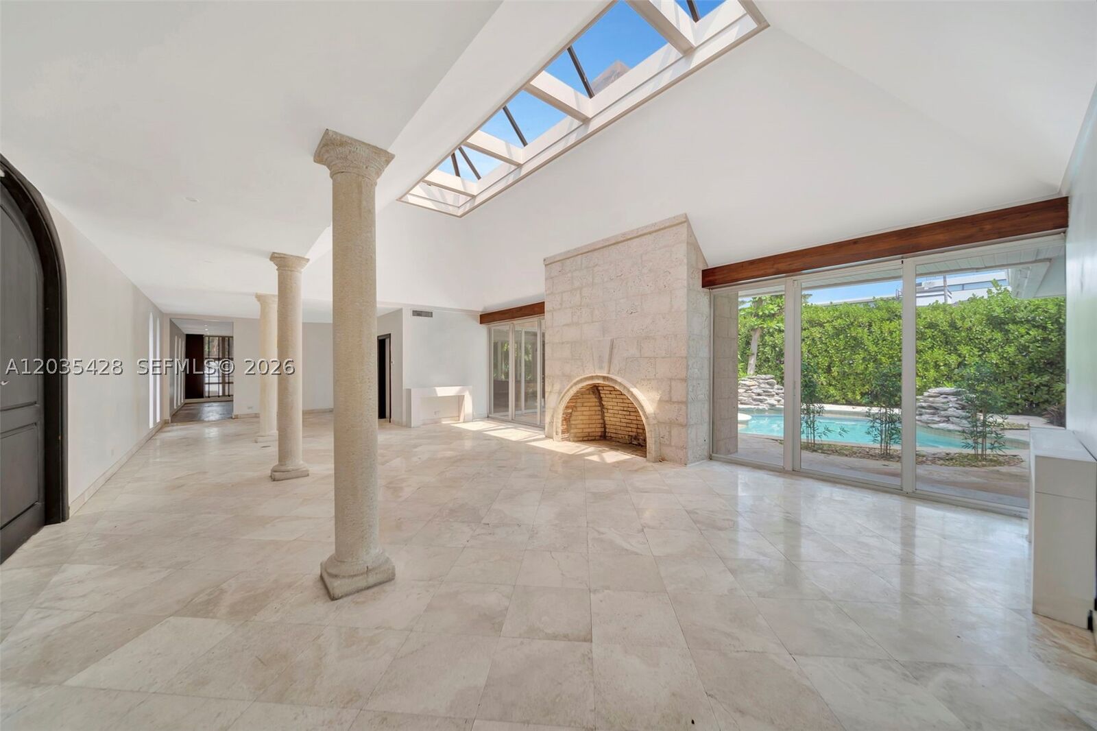 Property Photo: 111 S Hibiscus Dr FL 33139