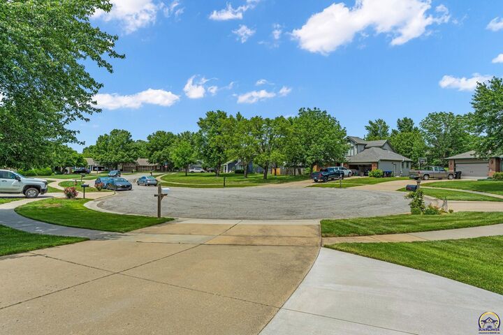 Property Photo:  2531 SW Pepperwood Ct  KS 66614 