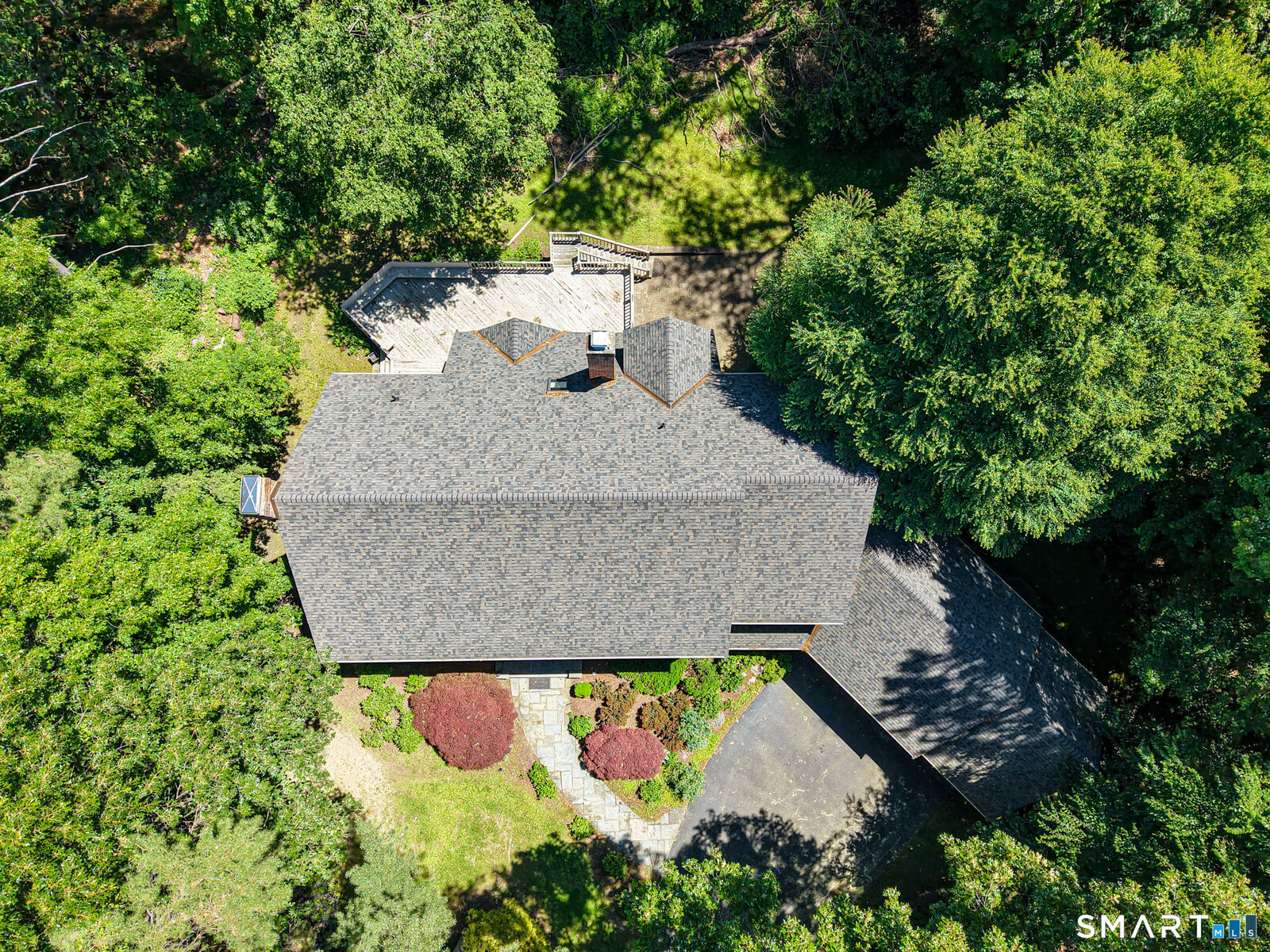 Property Photo: 3 Eton Place CT 06032