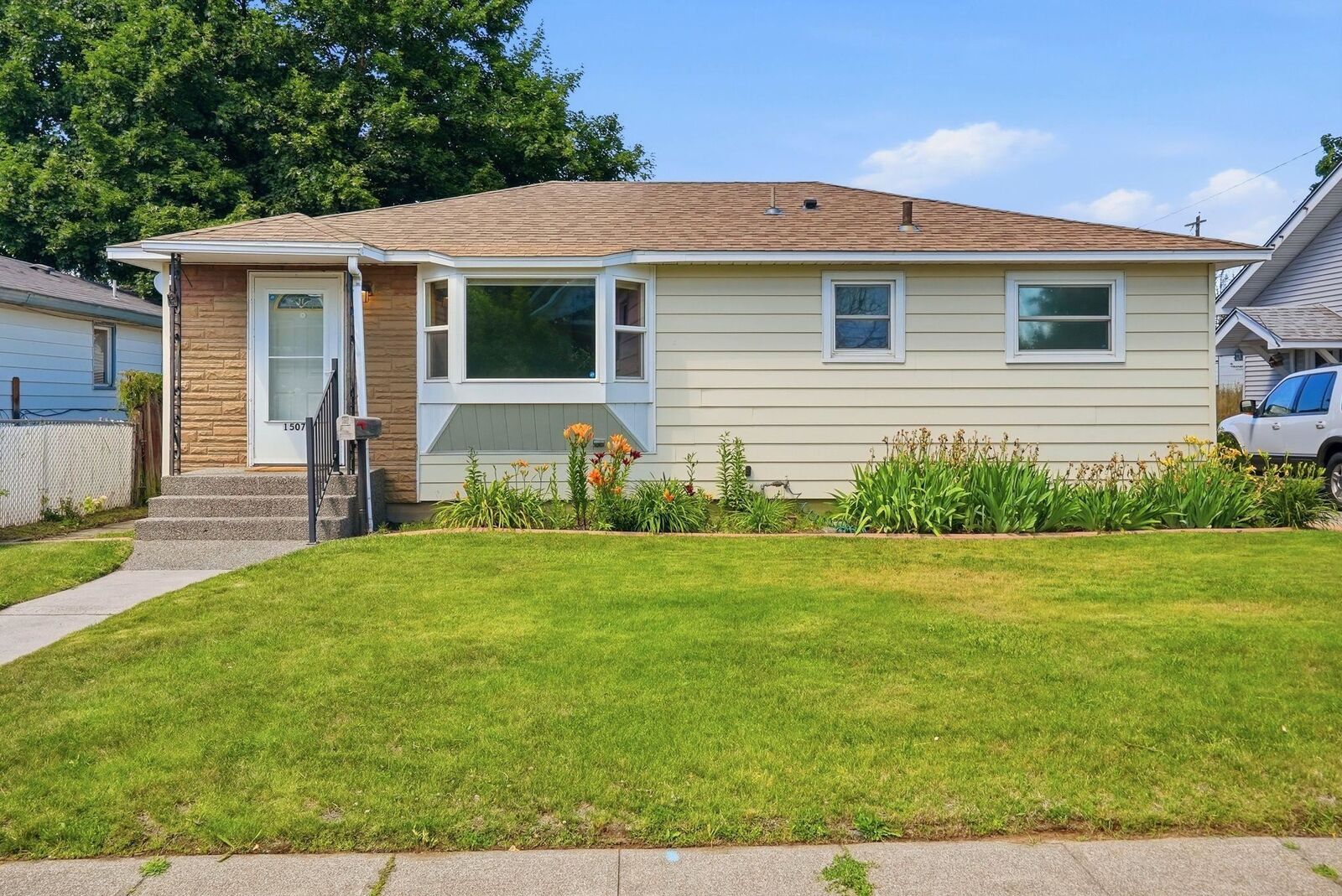 Property Photo:  1507 E Providence Ave  WA 99207 