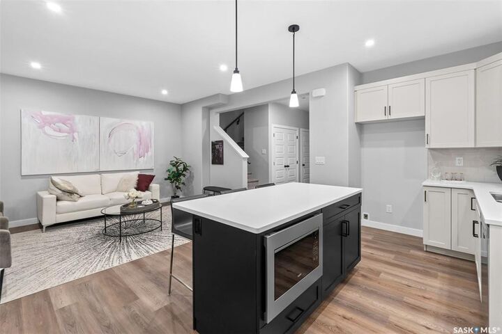 Property Photo: 337 Cockcroft Street SK S7V 1Y8