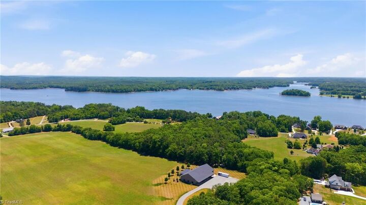 Property Photo: 2100 Waterford Pointe Road NC 27292