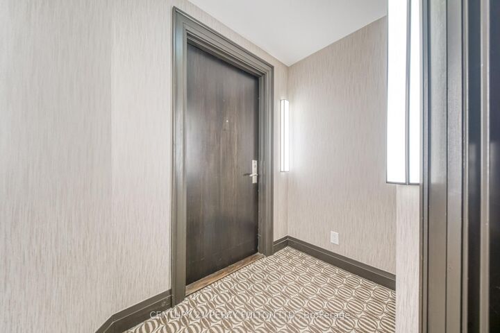 Photo de la propriété: 840 Queens Plate Drive 802 ON M9W 7J9