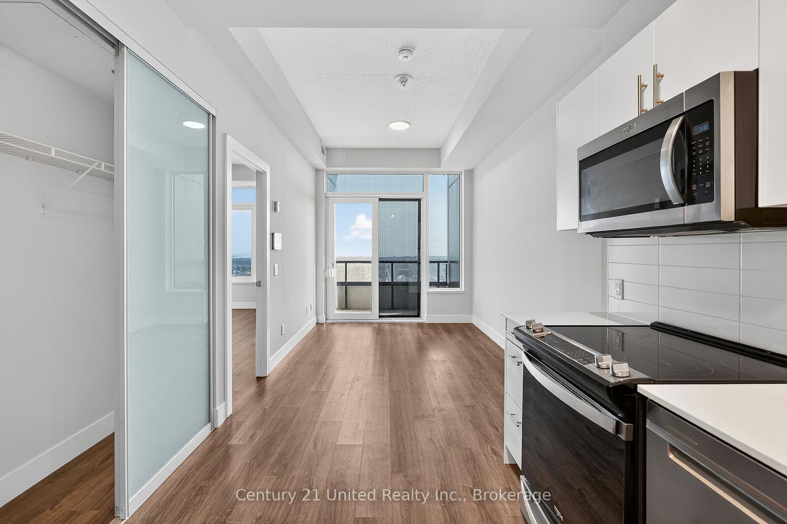 Property Photo:  80 Bond Street E 1306  ON L1G 0E6 