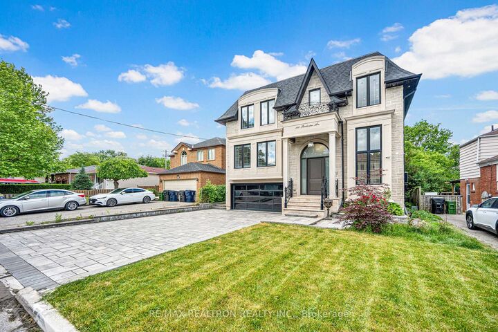 Property Photo: 130 Pemberton Avenue ON M2M 1Y7