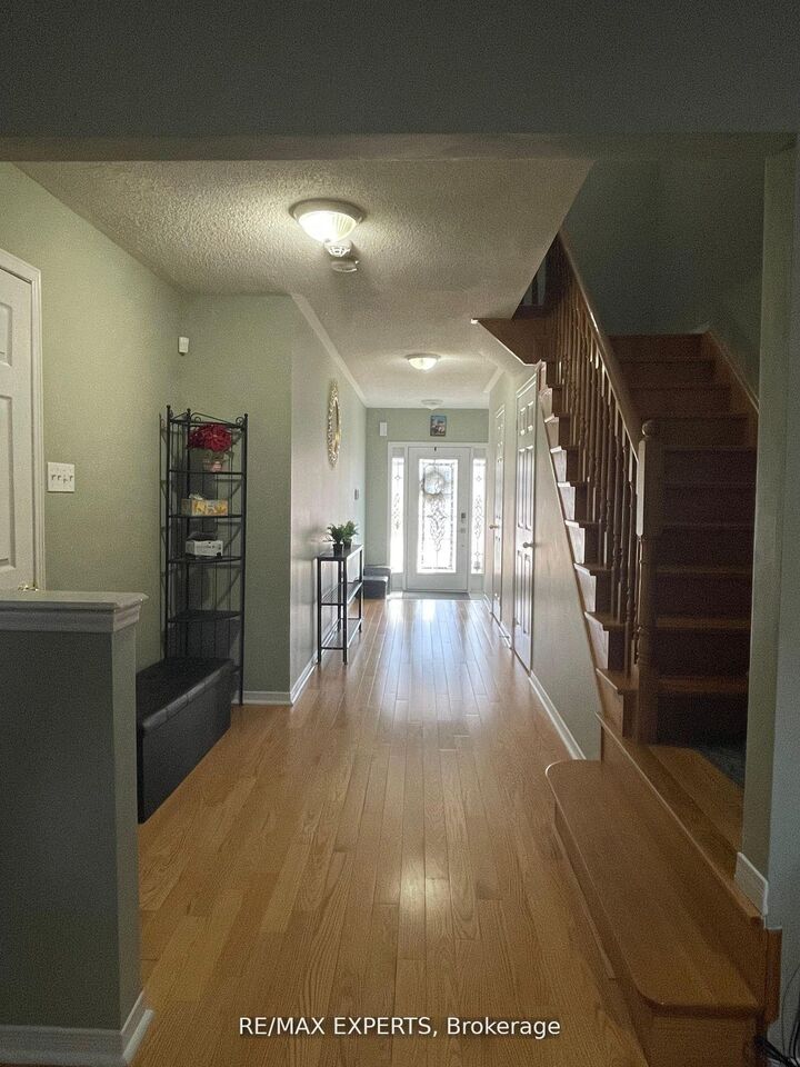 Property Photo: 3769 Nightstar Drive ON L5M 8A5